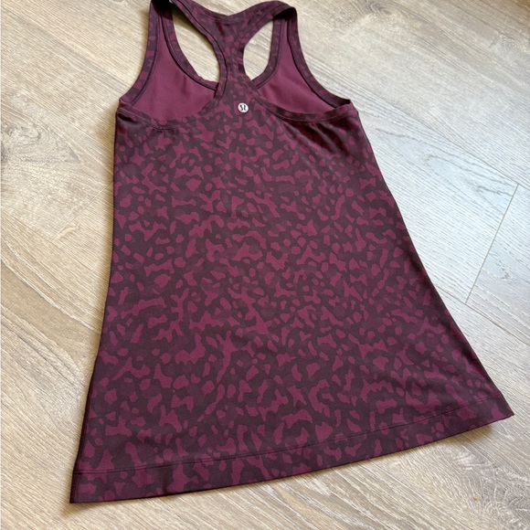 lululemon athletica Women's Burgundy Tank Top-size 4 - Picture 3 of 7